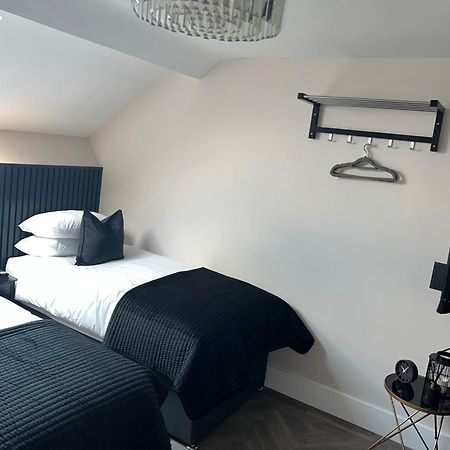 128 Anfield Road Hotell Liverpool Rum bild