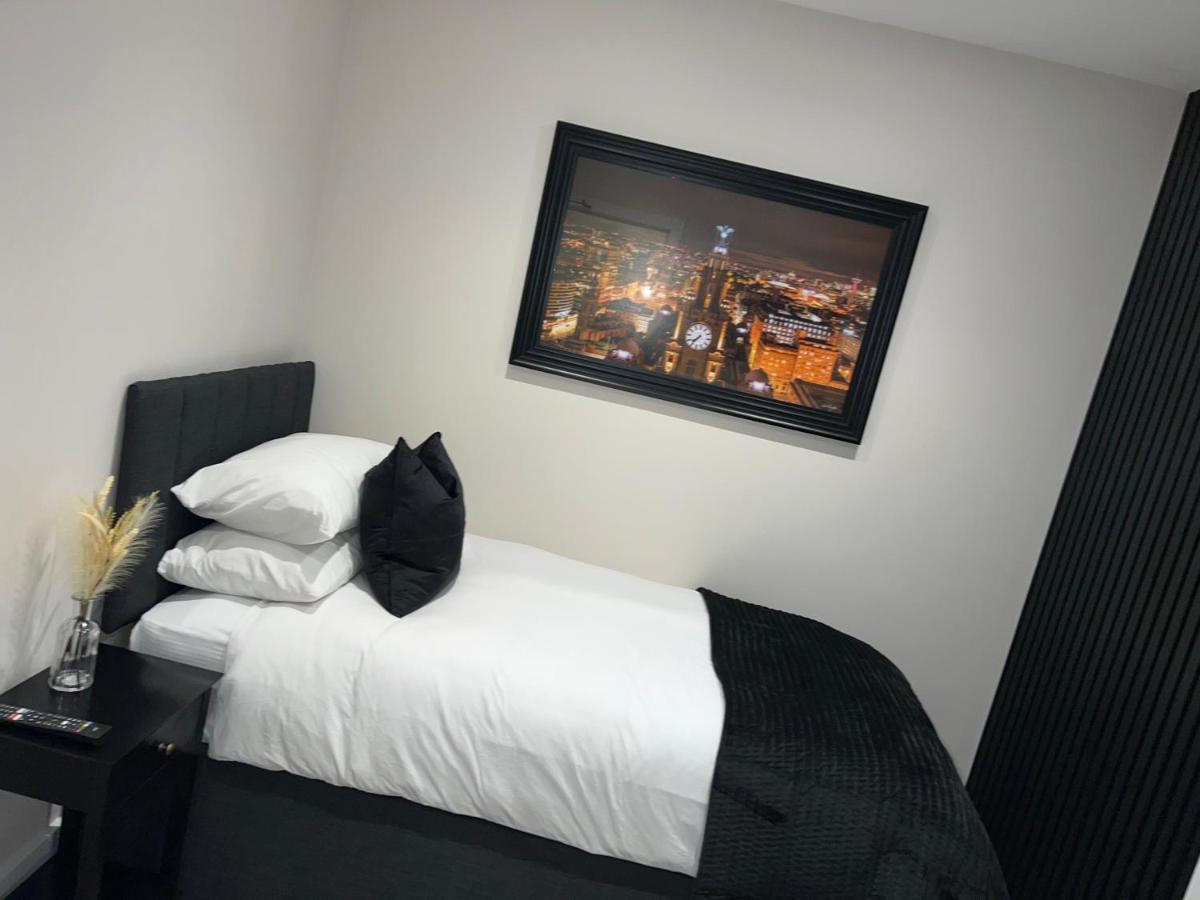 128 Anfield Road Hotell Liverpool Exteriör bild