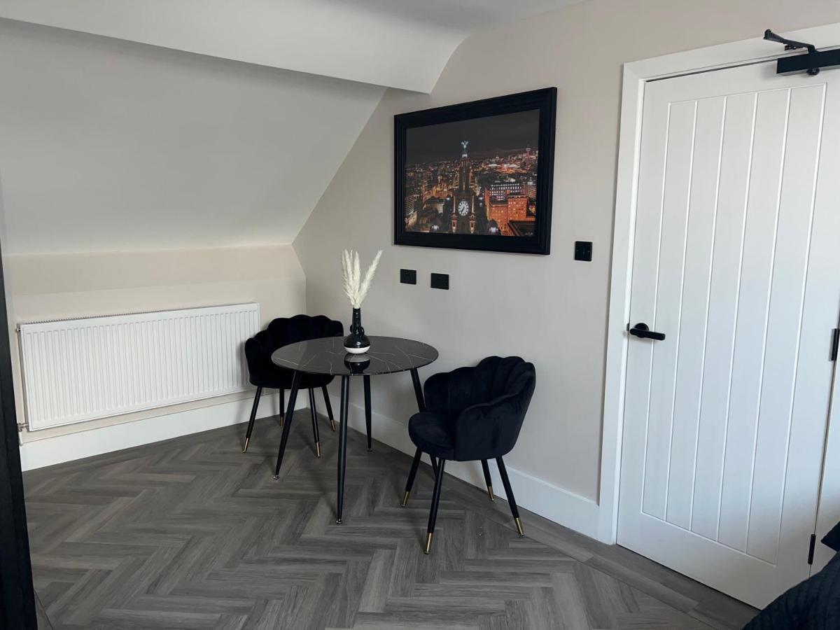 128 Anfield Road Hotell Liverpool Exteriör bild