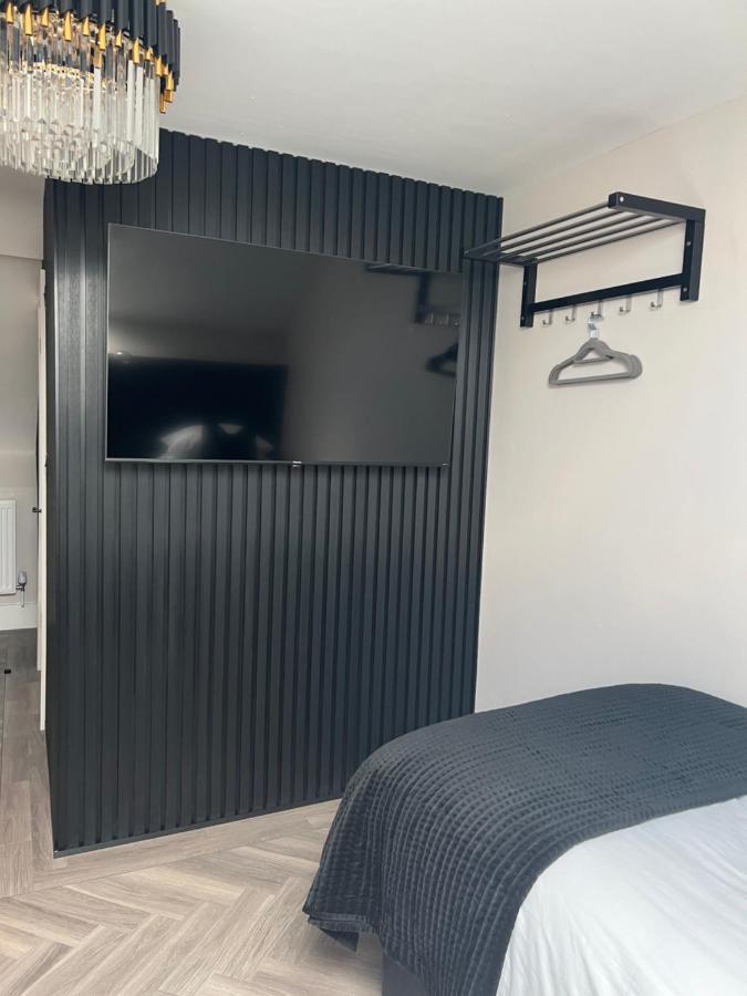 128 Anfield Road Hotell Liverpool Exteriör bild