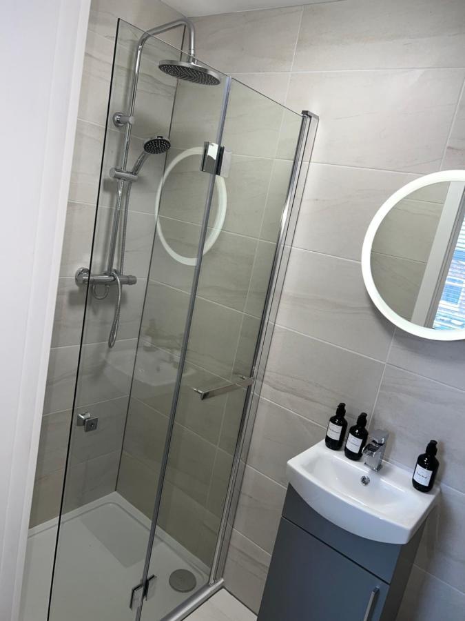 128 Anfield Road Hotell Liverpool Exteriör bild