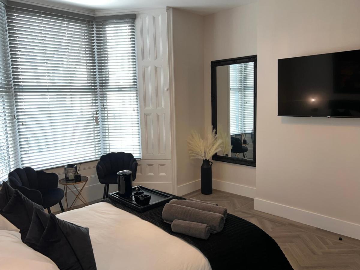 128 Anfield Road Hotell Liverpool Exteriör bild