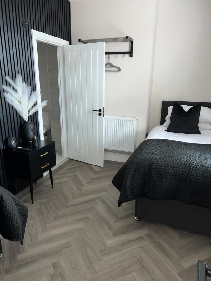 128 Anfield Road Hotell Liverpool Exteriör bild