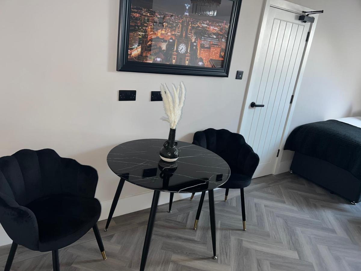 128 Anfield Road Hotell Liverpool Rum bild