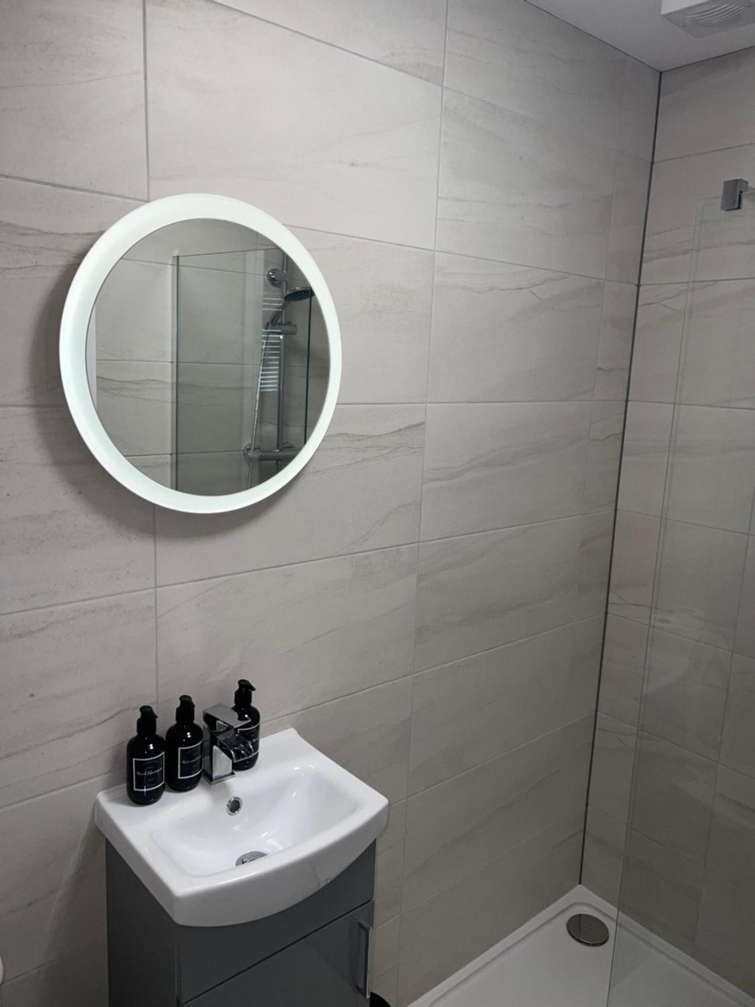 128 Anfield Road Hotell Liverpool Rum bild