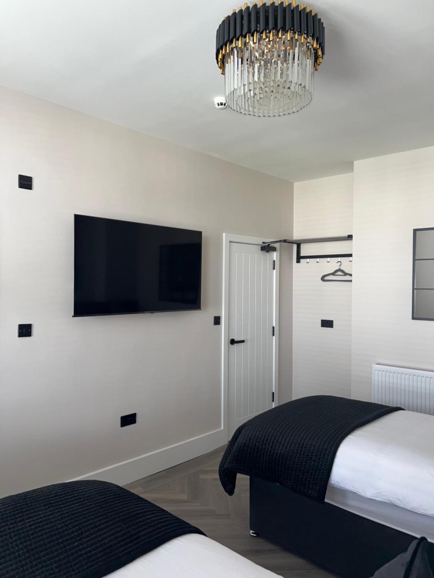 128 Anfield Road Hotell Liverpool Exteriör bild
