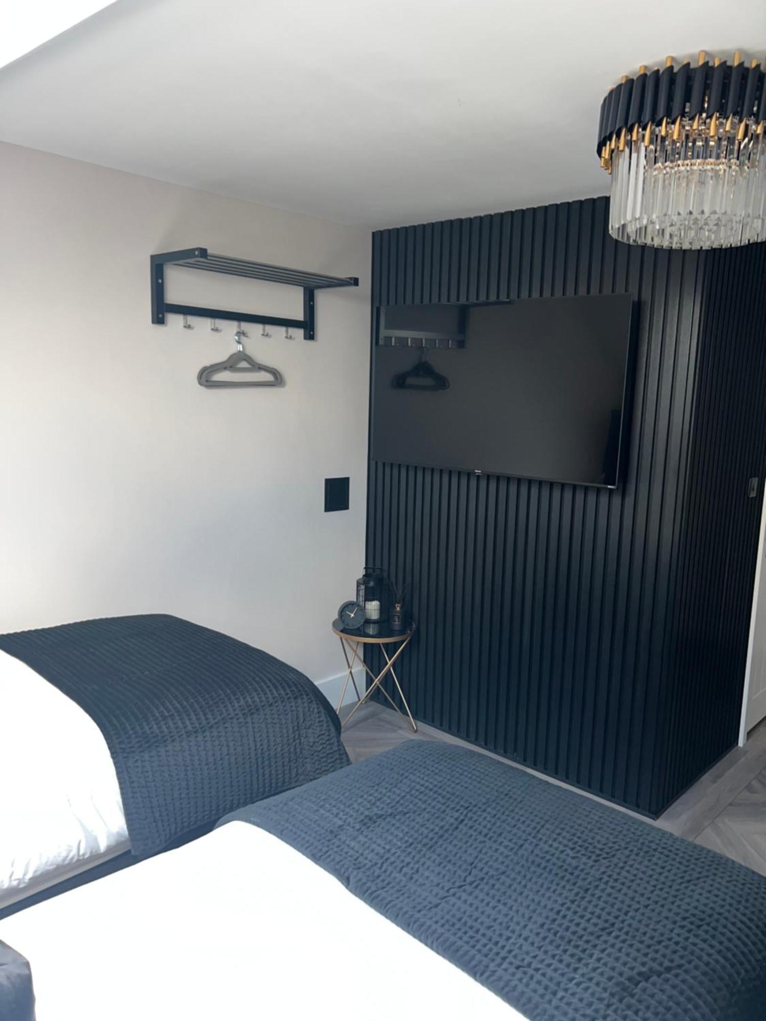 128 Anfield Road Hotell Liverpool Exteriör bild